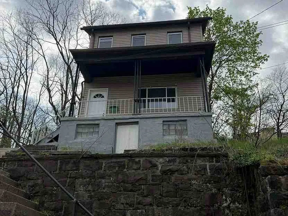 421 Belonda St