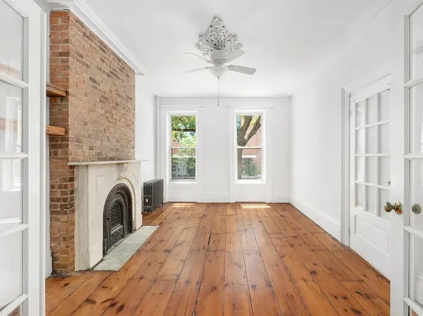 441 Union Street image 1 of 10