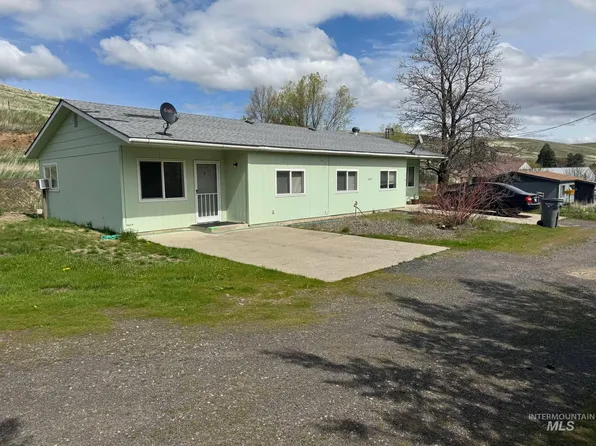 2109 State St, Pomeroy, WA 99347