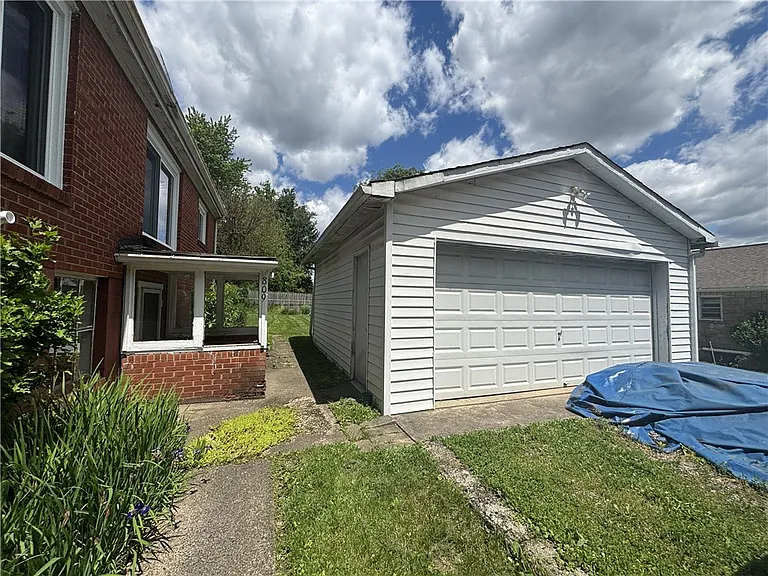 809 Carbon Rd — Photo 4