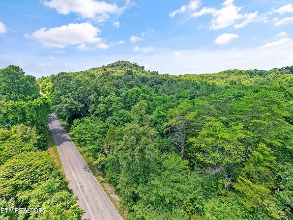 5th image of 1499 Dogwood Valley Rd