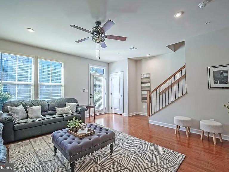 22308 Seabring Ter — Photo 4