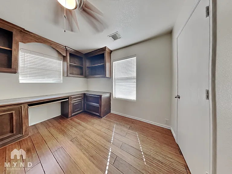 3338 Becker Glen St — Photo 18