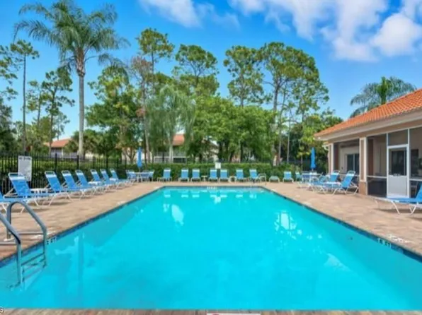 280 Robin Hood Cir, Naples, FL