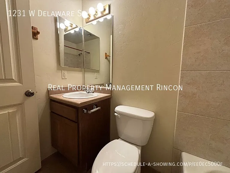 1231 W Delaware St #2 — Photo 10