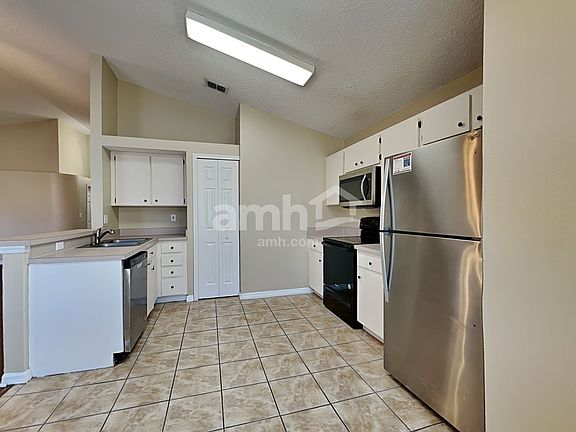 3rd image of 4107 Moreland Dr