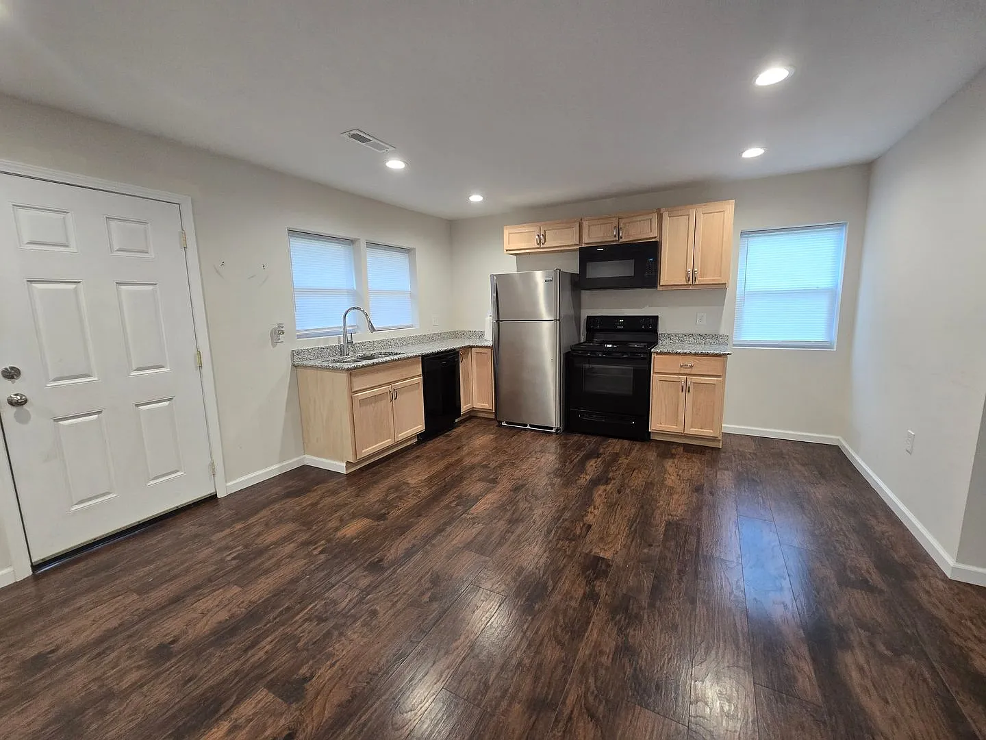 1300-C Turnpike - Savoy Heights — Photo 3