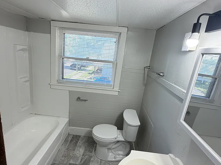 201 W Auburn Ave — Photo 12
