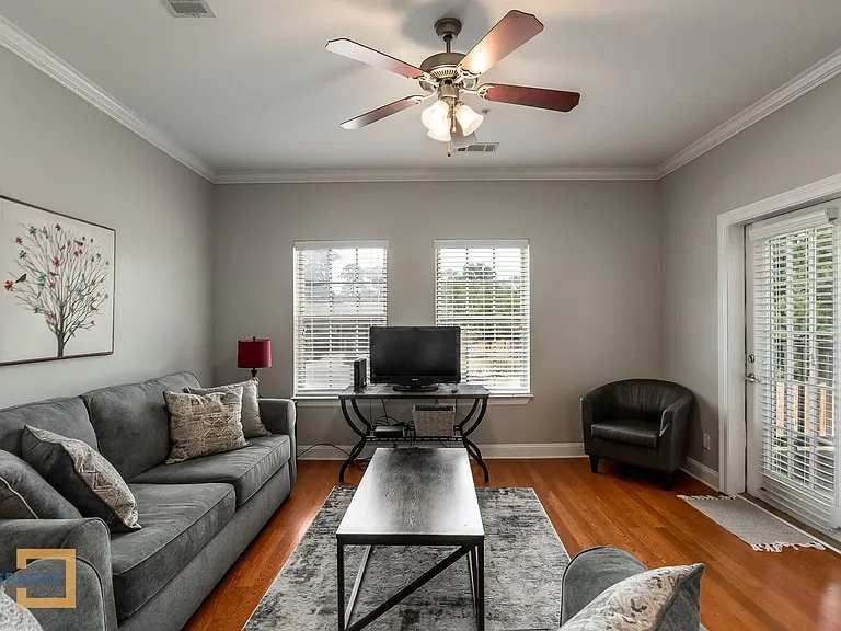 3218 Veterans Memorial Pkwy #3X3 — Photo 3