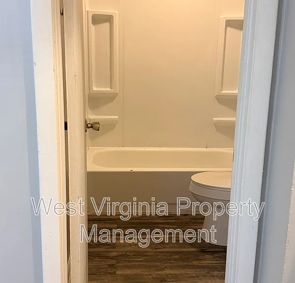 852 Mercer St #5 — Photo 4