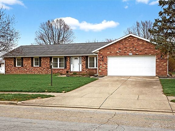 2nd image of 2255 Monterey Dr