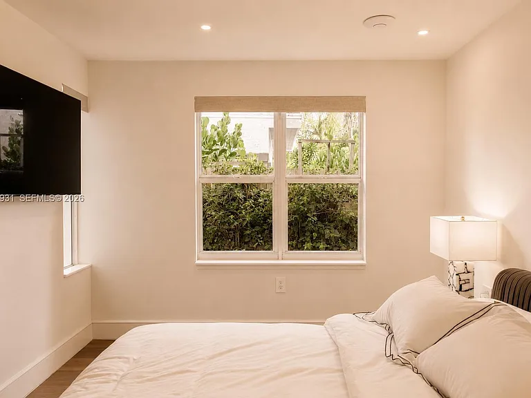 3190 Sheridan Ave — Photo 13
