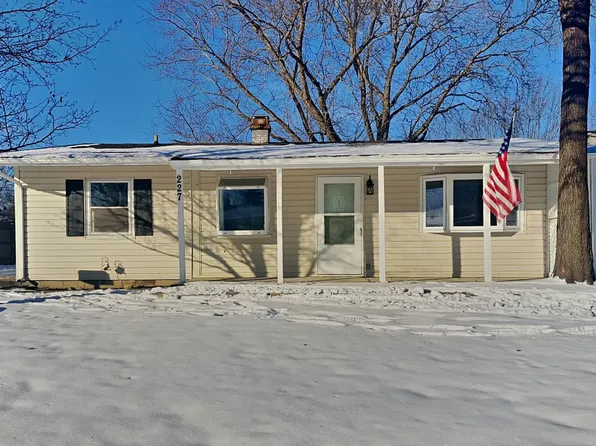 227 Avalon Ln, Chesterfield, IN 46017