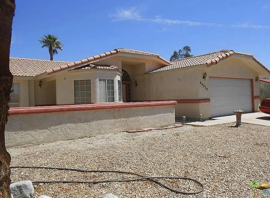 3 bed, 1950 sqft, $2,700 — Photo 1