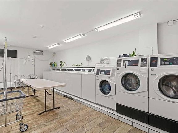 4th image of 39 E 39th St #`m1