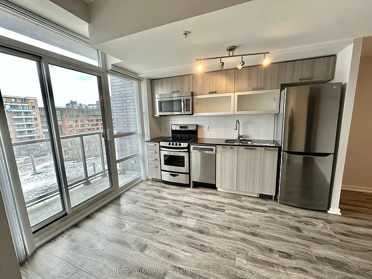 68 Abell St #640 — Photo 1