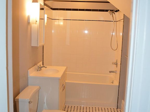 5th image of 3-450 Richmond Ave #3
