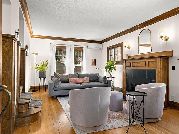 5th image of 2132 Stanford Ave