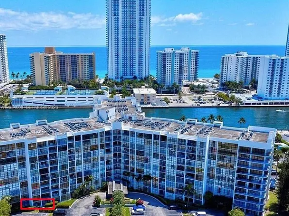 1000 Parkview Dr APT 107, Hallandale, FL 33009