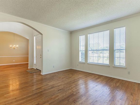 5th image of 4136 Los Altos Dr