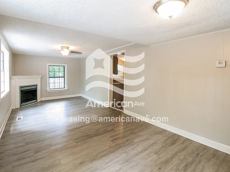 492593_005_dining_room_4.jpg