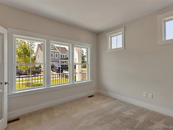 4th image of 9959 Honeybee Dr