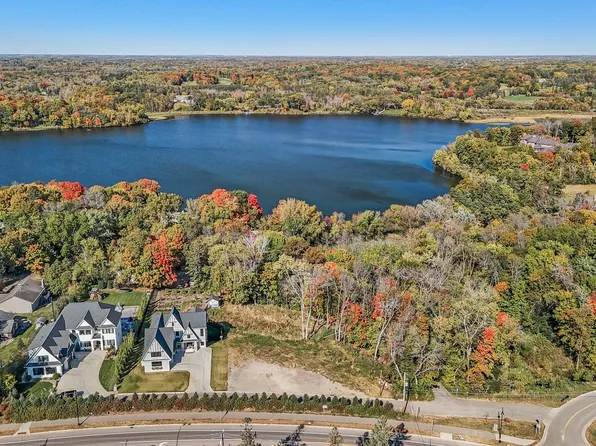 1040 Old Long Lake Rd, Wayzata, MN 55391