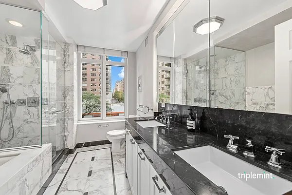 Sold by Triplemint | media 6