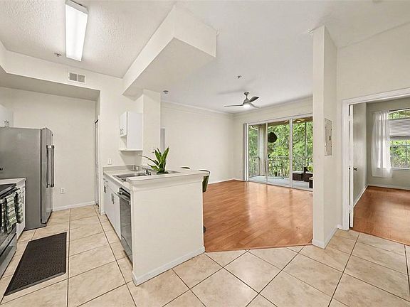 2nd image of 17108 CARRINGTON PARK DR #722