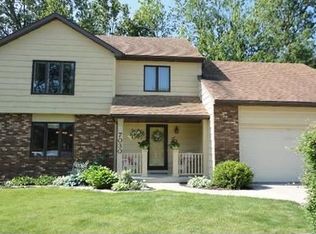 7030 Ordway Dr, Fort Wayne, IN 46815
