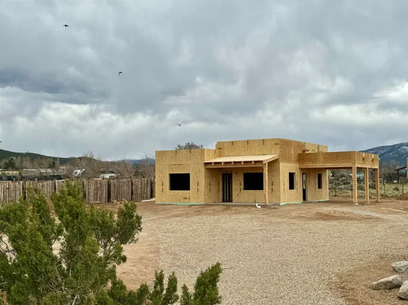 1 Elm Way #A, Ranchos De Taos, NM 87557