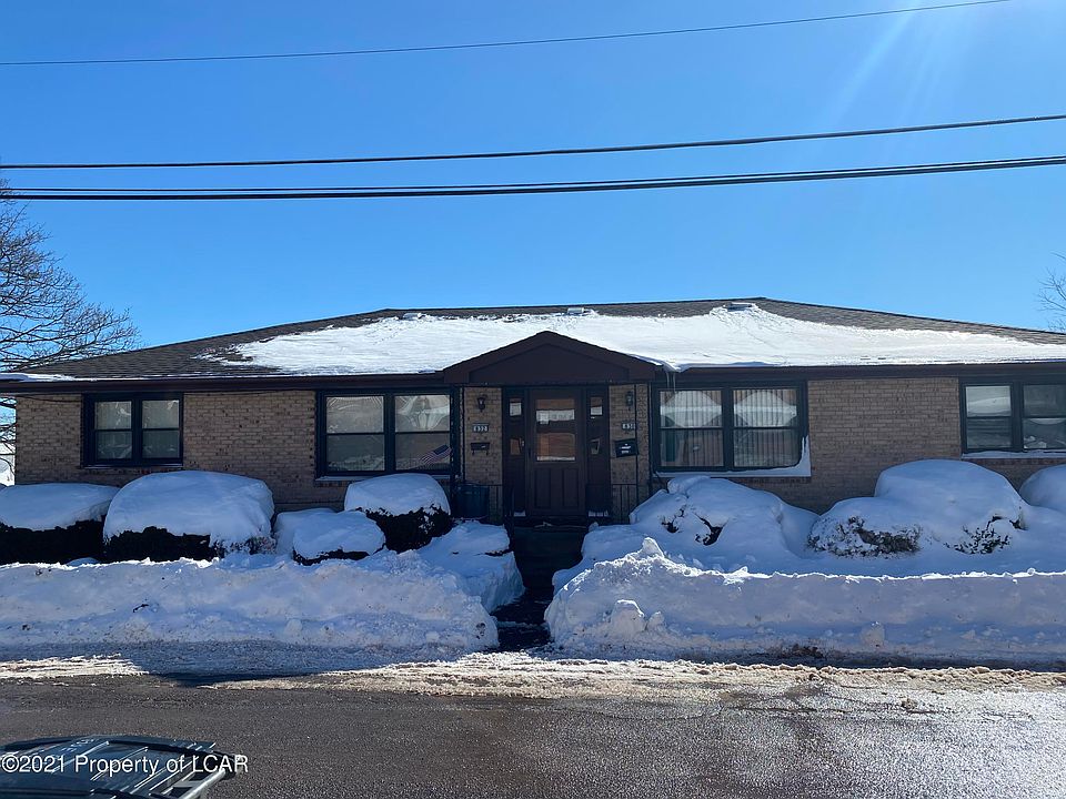 2nd image of 830 W 7th St
