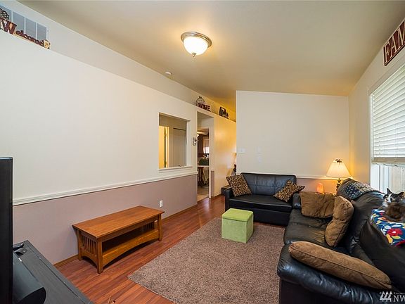 3rd image of 6408 79th Pl NE