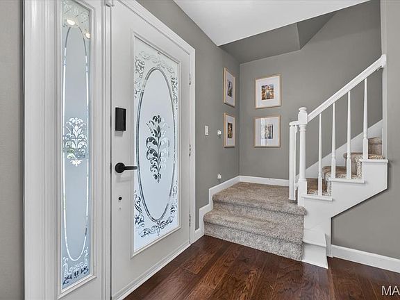 3rd image of 303 Whispering Woods Dr