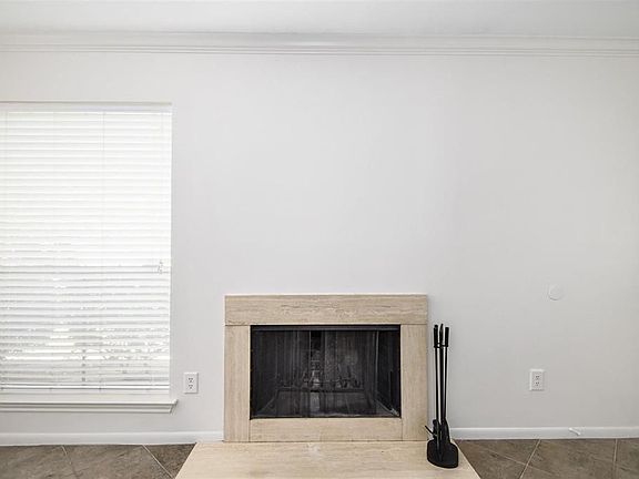 4th image of 1601 S Shepherd Dr APT 176