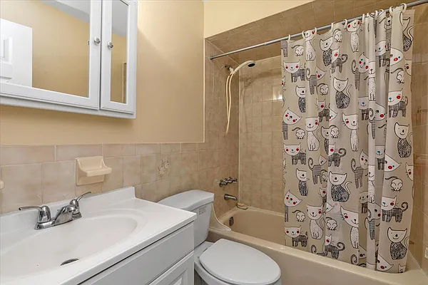 Sold by Keller Williams Realty Landmark | media 31