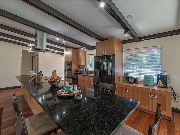 4th image of 2215 Bow Ln
