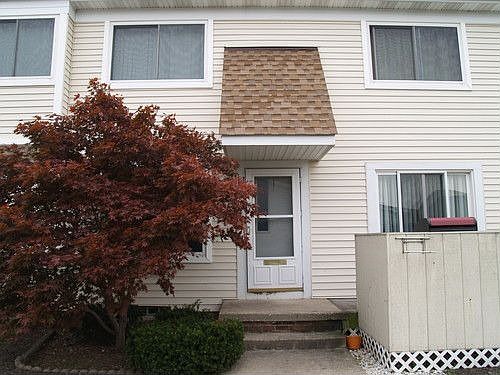 3rd image of 5542 Bretton Ct APT B