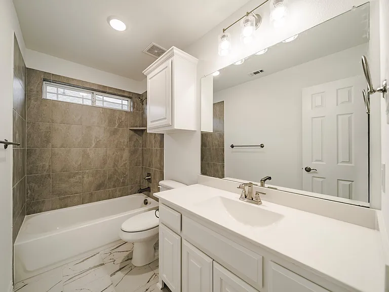 504 Waters Way — Photo 24