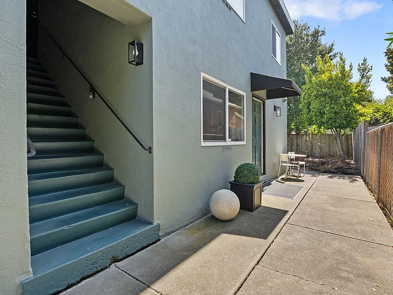 2330 8th St #4 — Photo 3