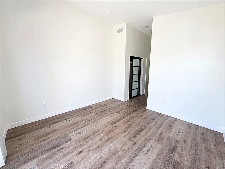 1623 W 255th St — Photo 12