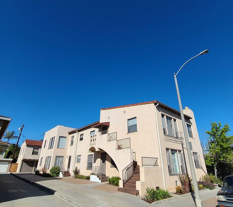 1st image of 3121 E 5th St #3127