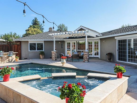 3rd image of 1800 Cabana Dr