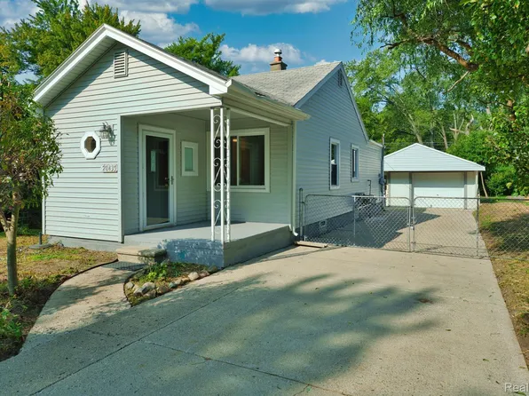 20435 Macarthur St, Redford, MI 48240