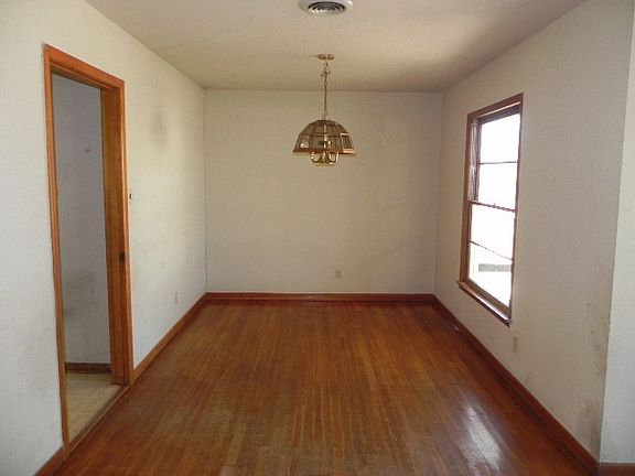 5th image of 5342 Vicki St