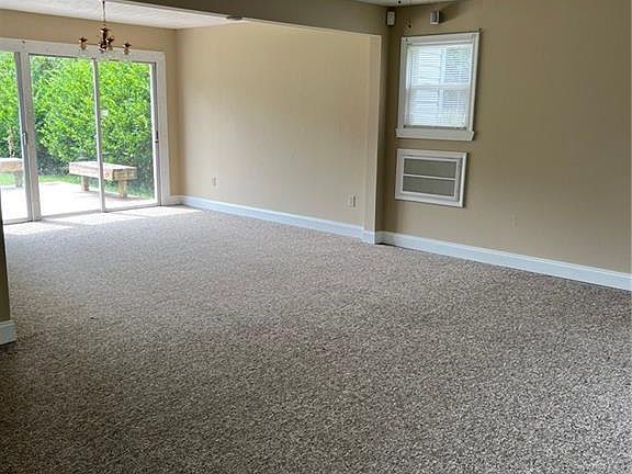 5th image of 7409 Vernon Pl