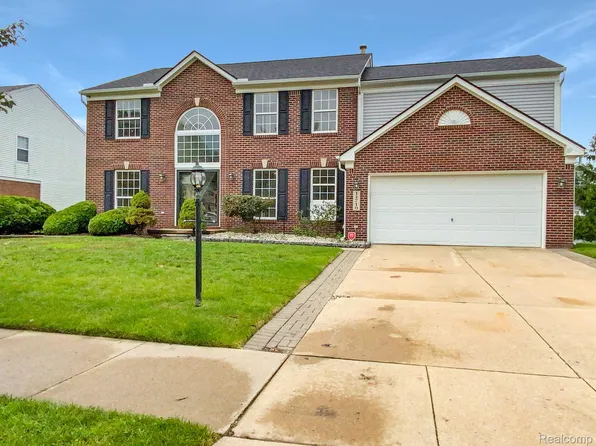14710 Brookside Dr, Belleville, MI 48111