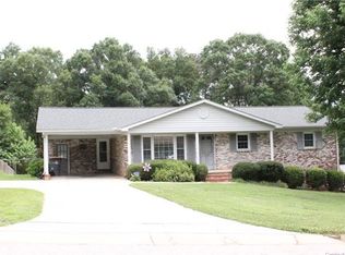 218 Briarcliff Dr, Kannapolis, NC 28081