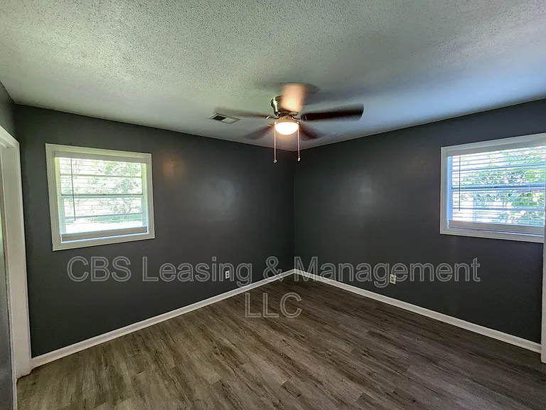 1406 Jackson Dr — Photo 14