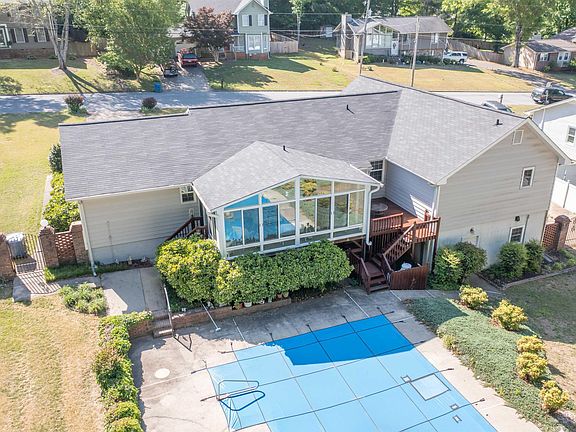 4th image of 1511 Louise Dr SE
